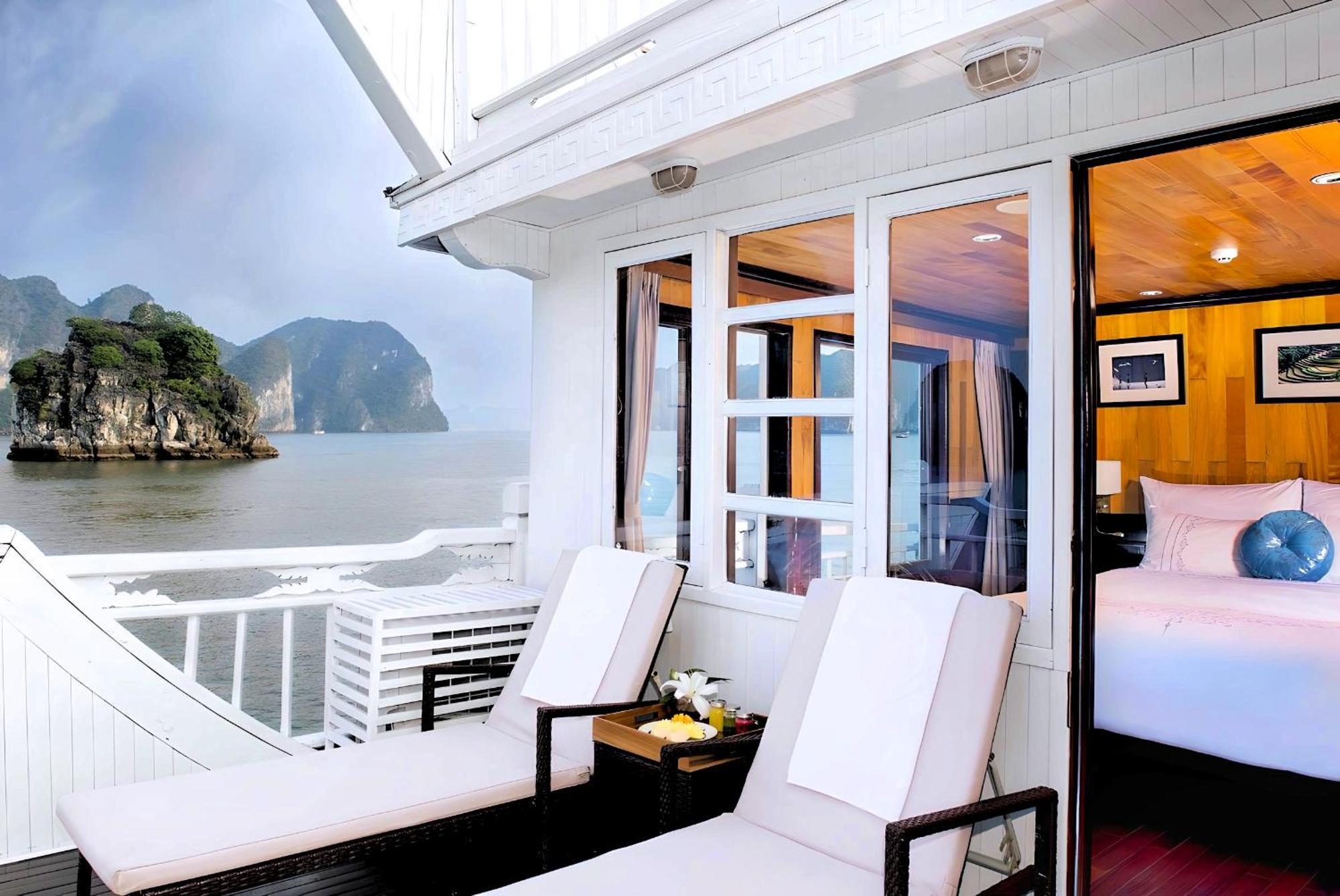 Hera Boutique Cruise Ha Long Bay Hotel Exterior photo
